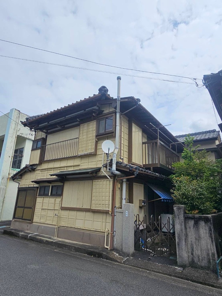 安良里R8-04外観