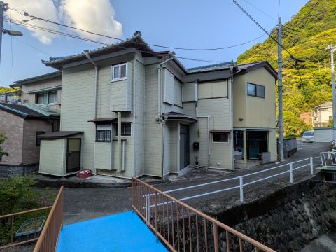 安良里R8-10外観